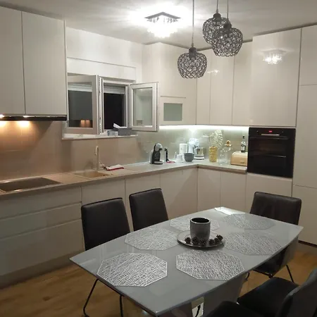 Lipa Apartman *